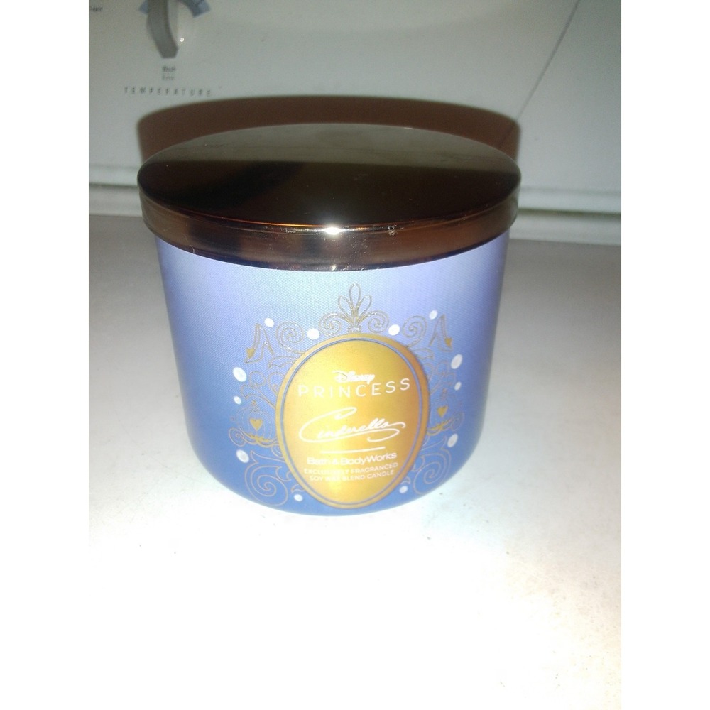 Bath & Body Works Disney Princess Cinderella Scented Candle Net Wt 14.5 Oz  2... - Picture 2 of 11